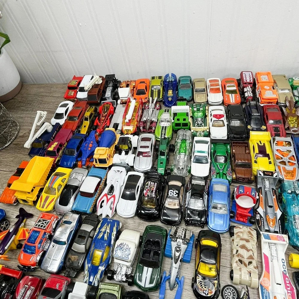 Mixed Lot of 150 Hot Wheels Matchbox Die Cast Cars Trucks Planes Multi Color